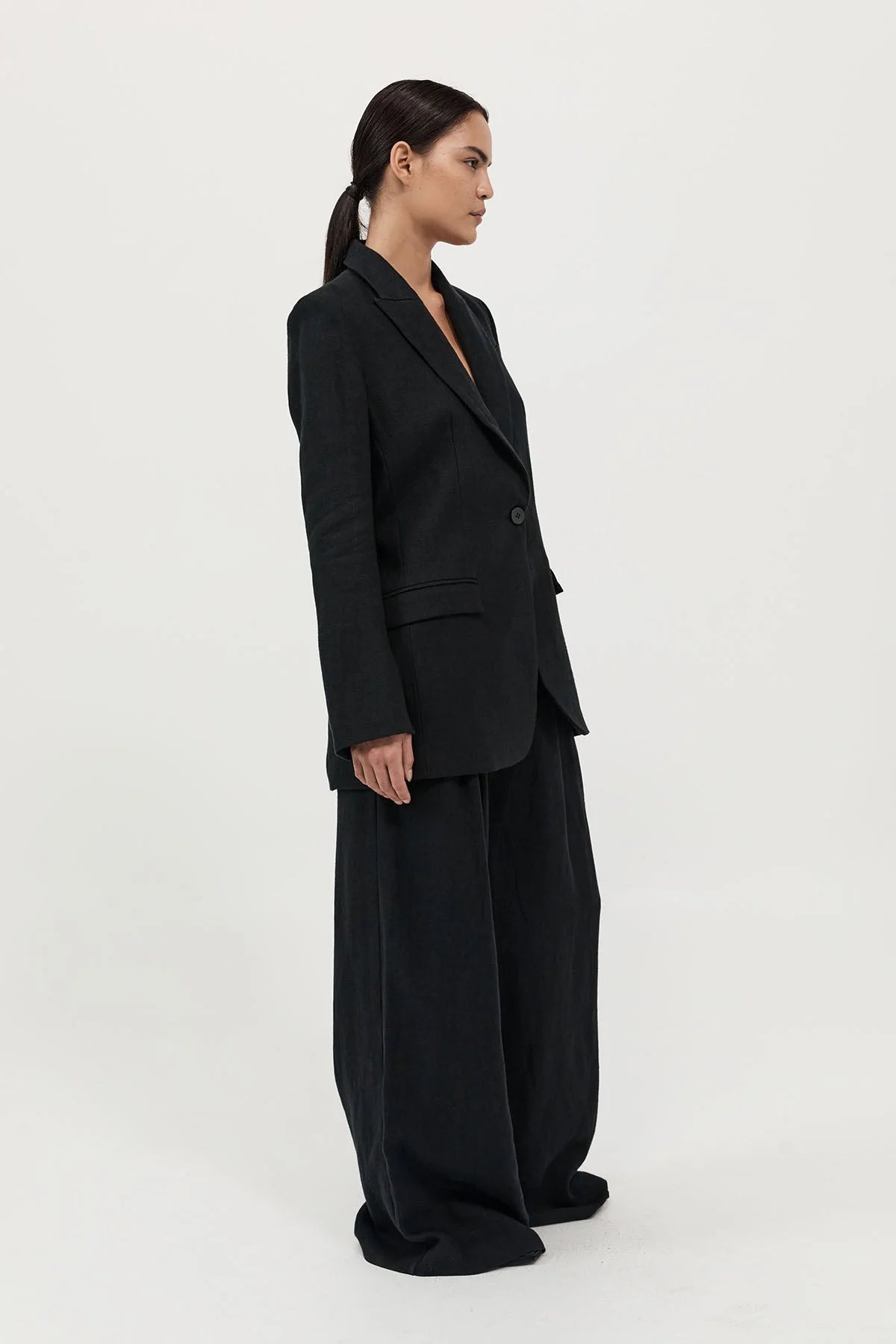 TAILORED LINEN BLAZER - BLACK