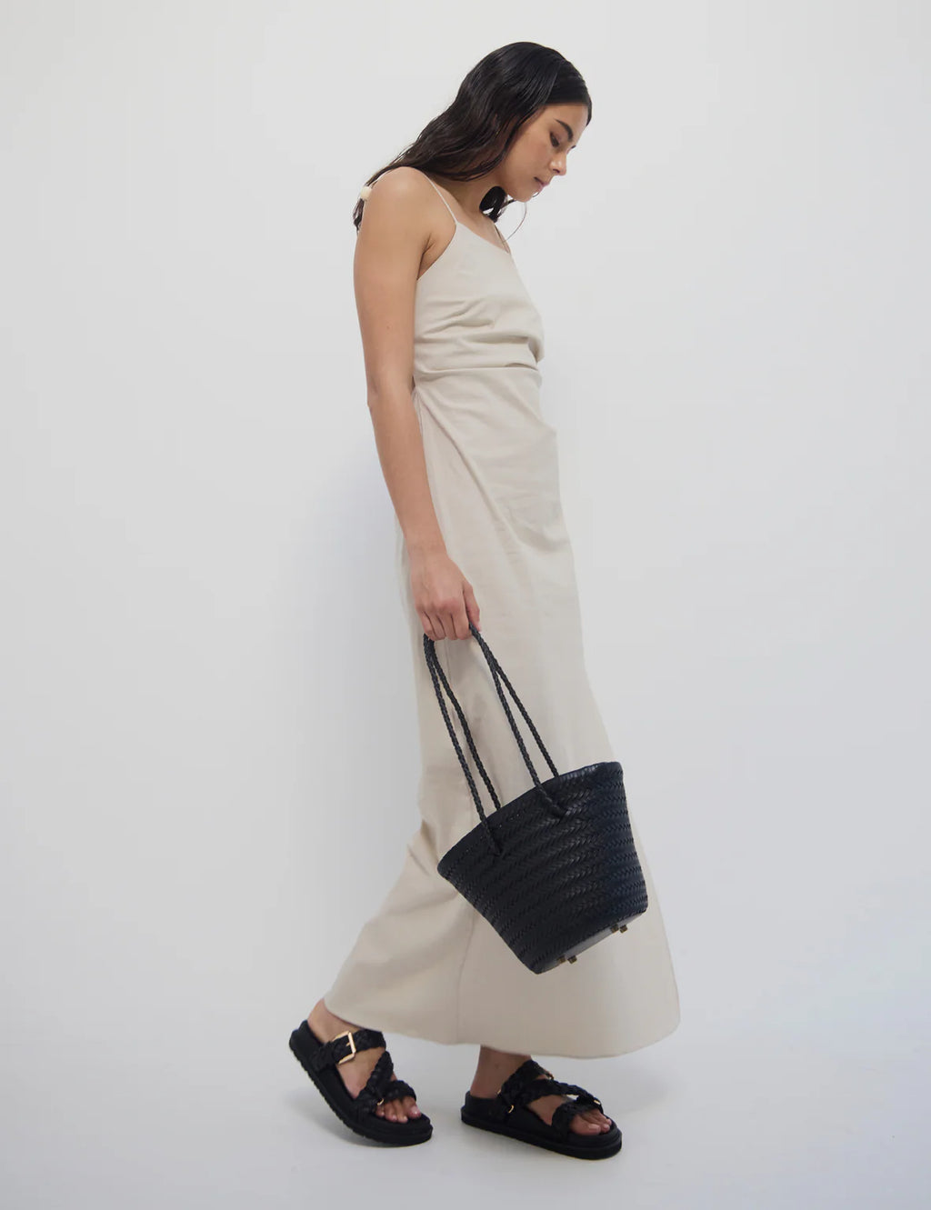 WOVEN BUCKET BAG - BLACK