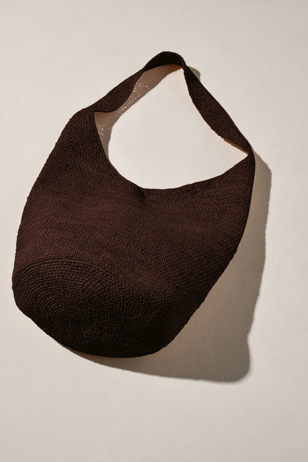 RAFFIA BUCKET BAG - WALNUT