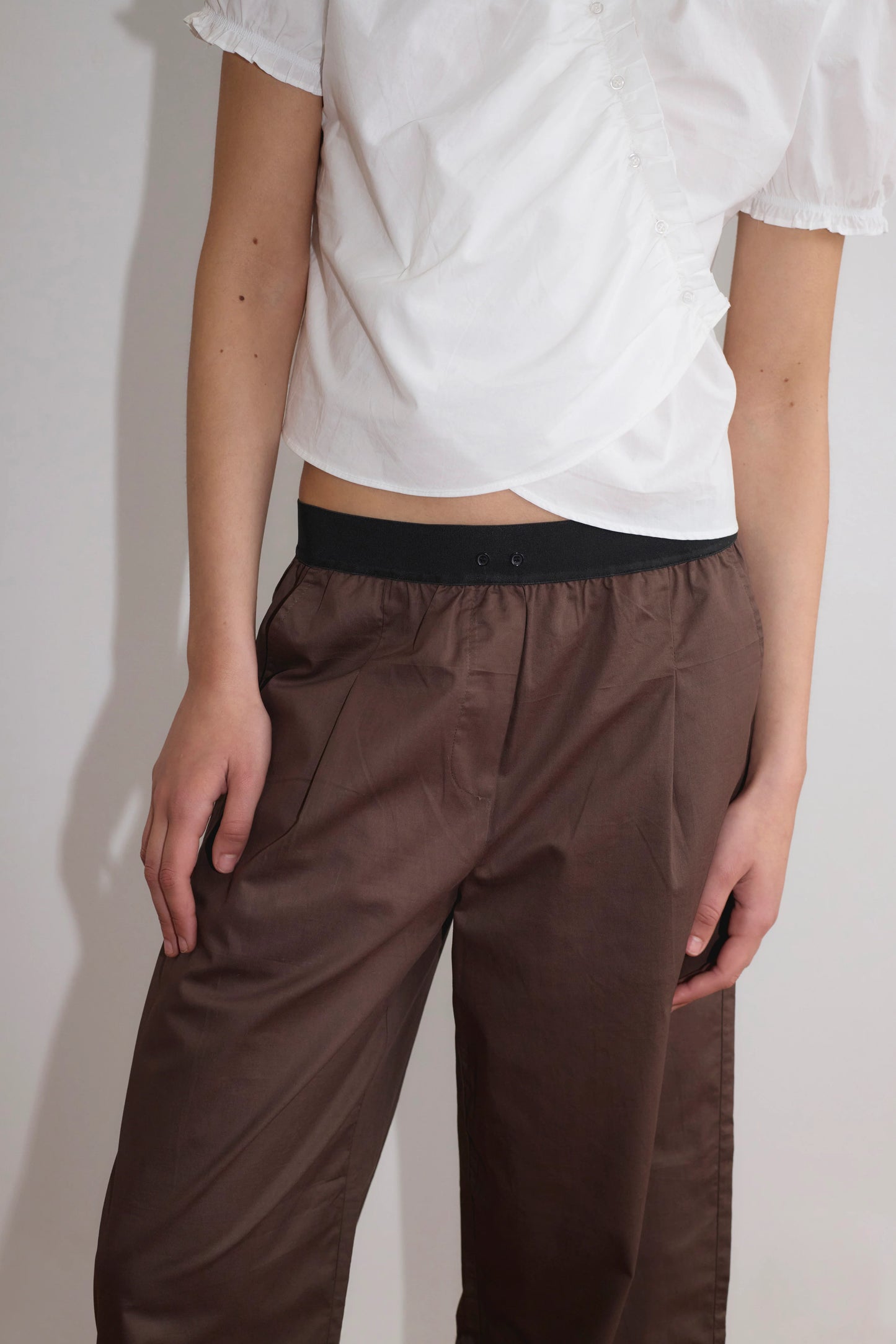 (PRE-ORDER) THE CONTRAST WAIST PANT - BROWN