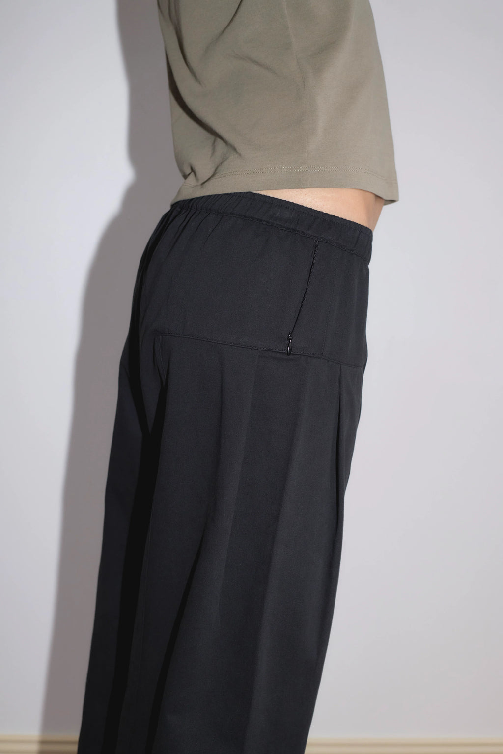 THE PLEAT PANT - BLACK