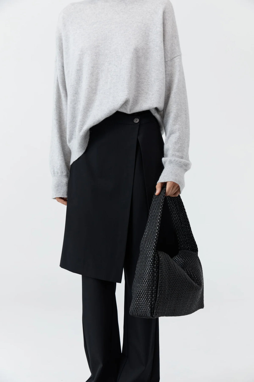 LATTICE EVERYDAY SATCHEL - BLACK