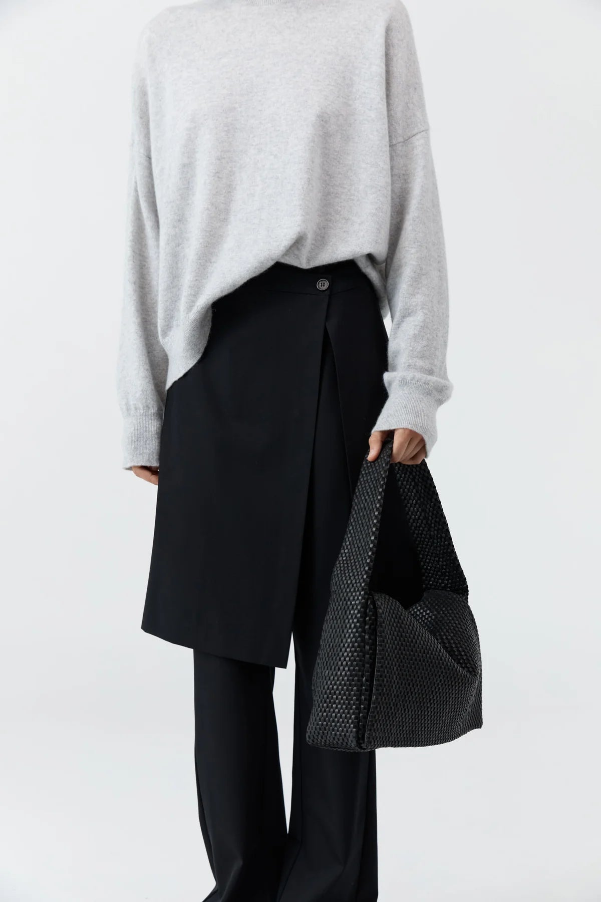 LATTICE EVERYDAY SATCHEL - BLACK