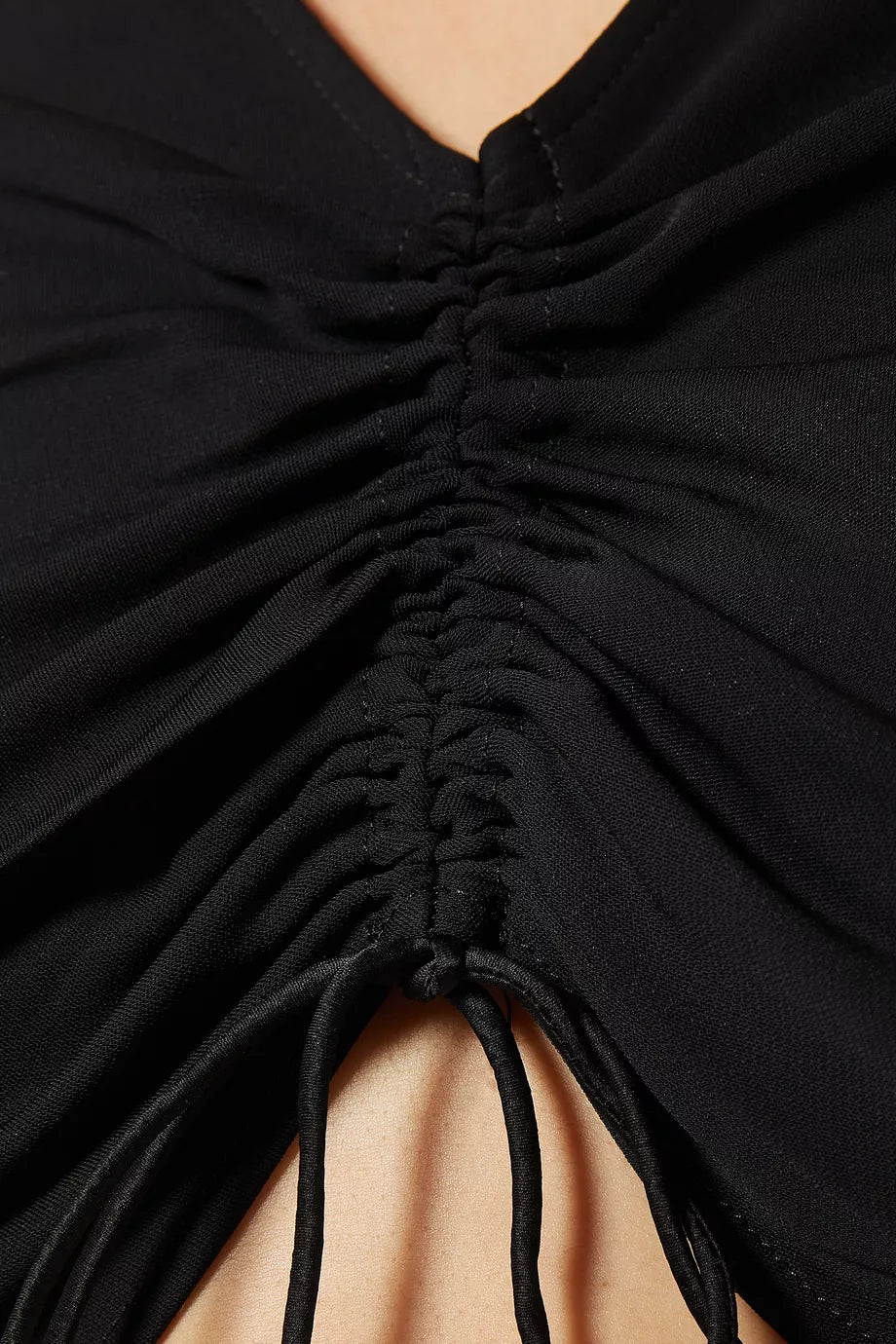 RUCHED CROP SHIRT - BLACK