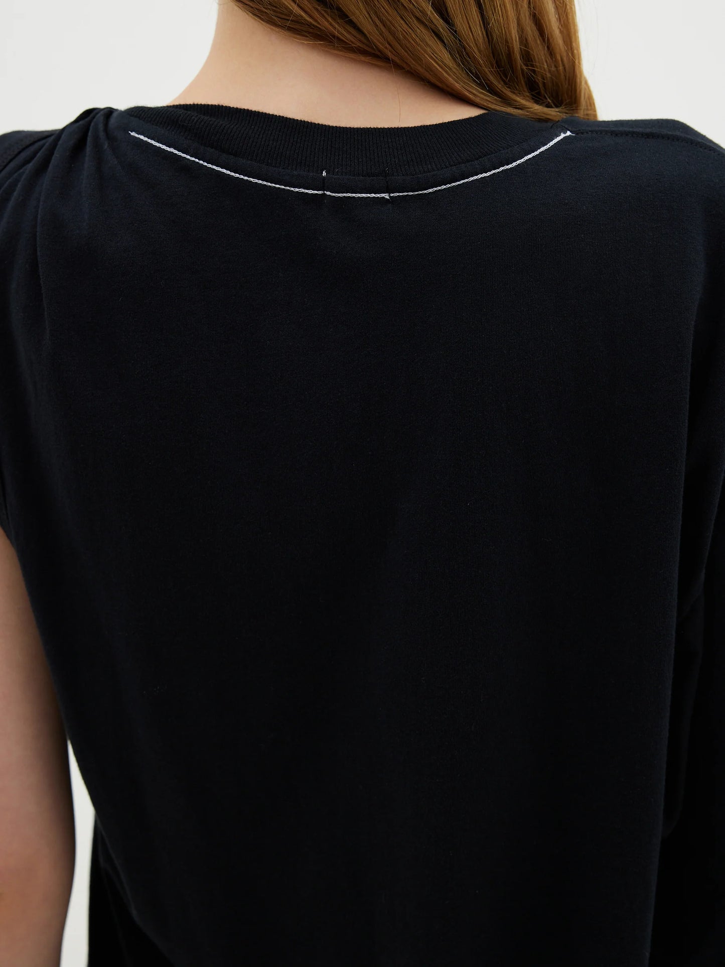 ASYMMETRIC TWIST DETAIL T SHIRT - BLACK