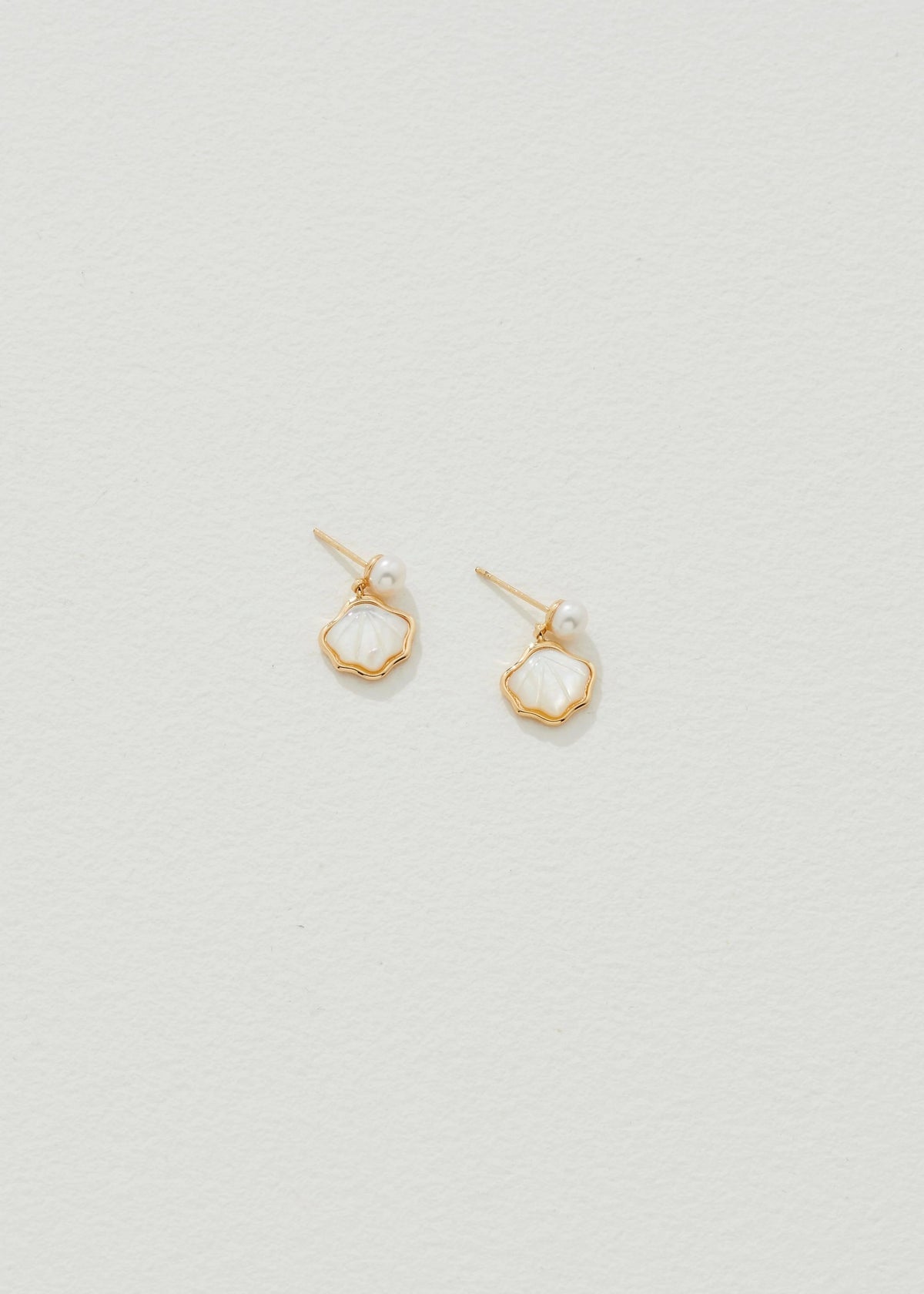 LORCA EARRINGS - GOLD SHELL