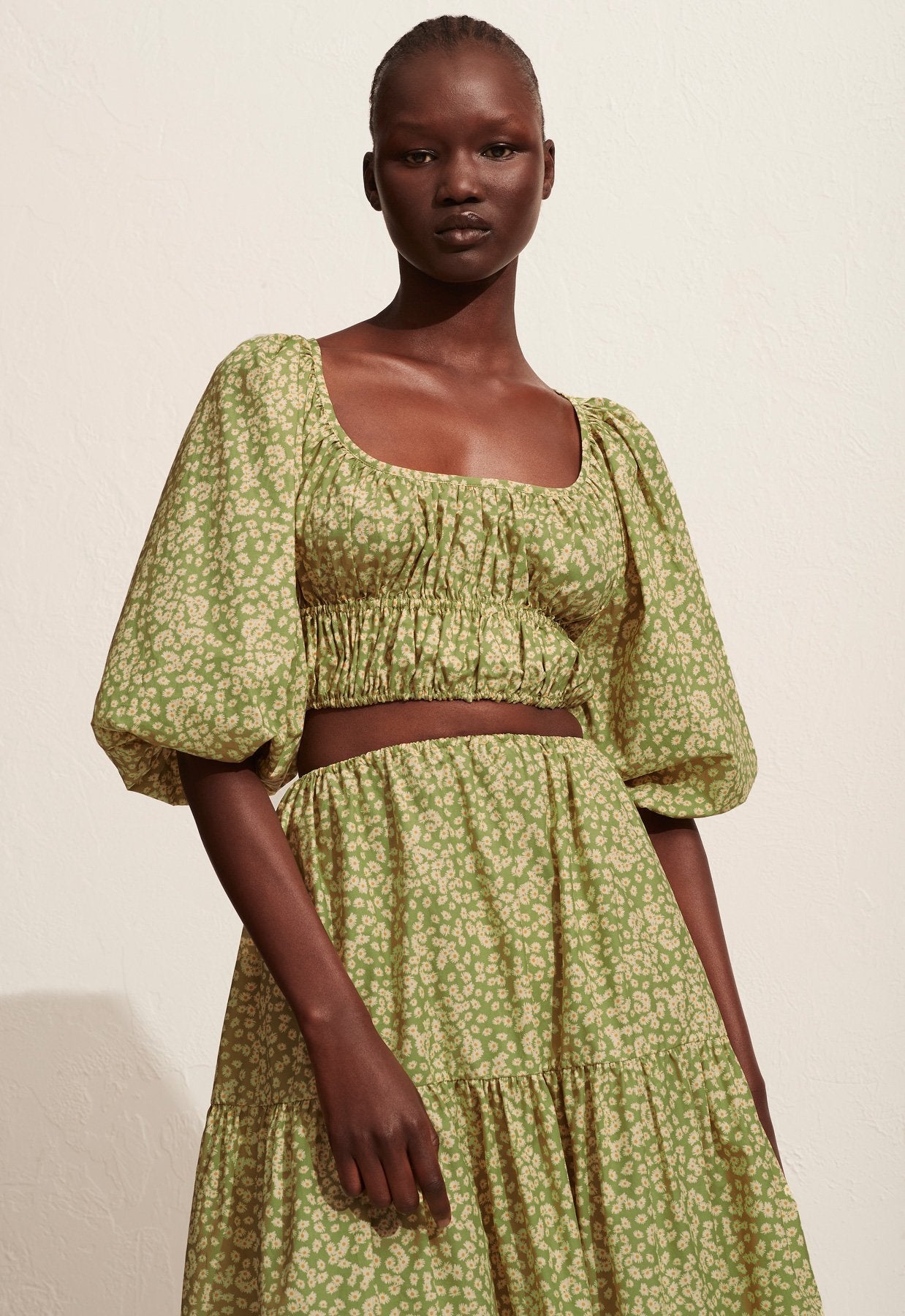 SHIRRED SCOOP BLOUSE - SPRING DAISY