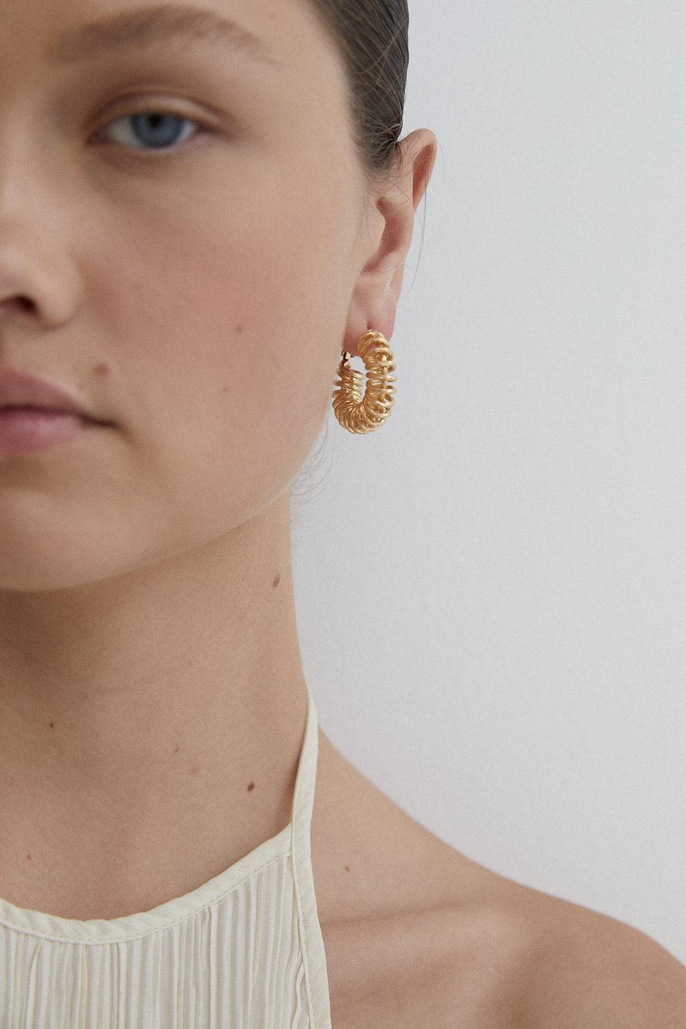 SPIRAL HOOPS - GOLD