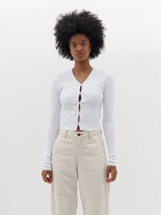 SLIM FIT CUT OUT DETAIL TOP - WHITE
