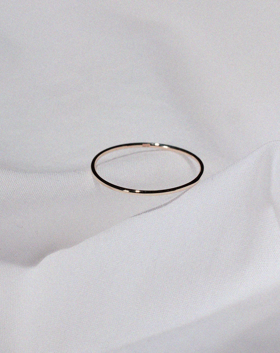 1MM HALO BAND RING - GOLD