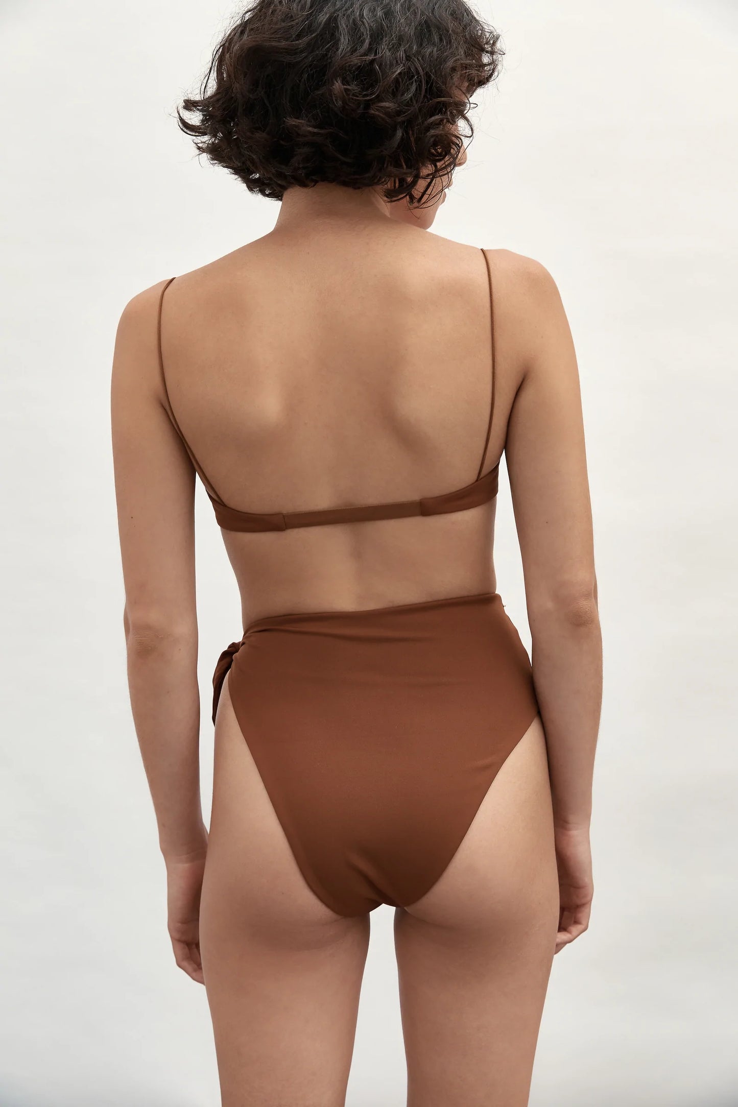 ASYMMETRICAL TIE BOTTOM - TRUFFLE